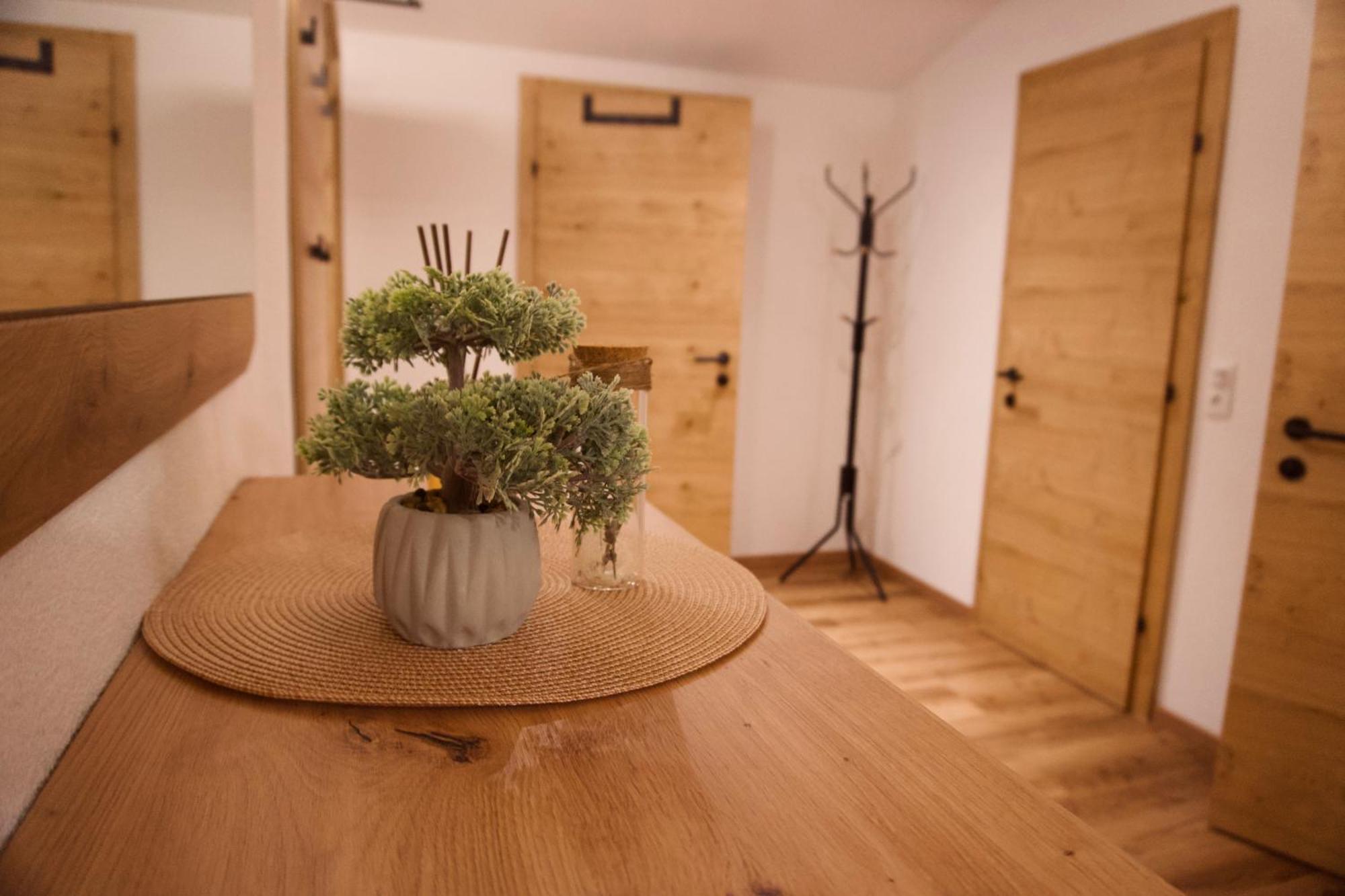 Alpenliebe Pitztal Apartment Санкт Леонард им Пицтал Екстериор снимка