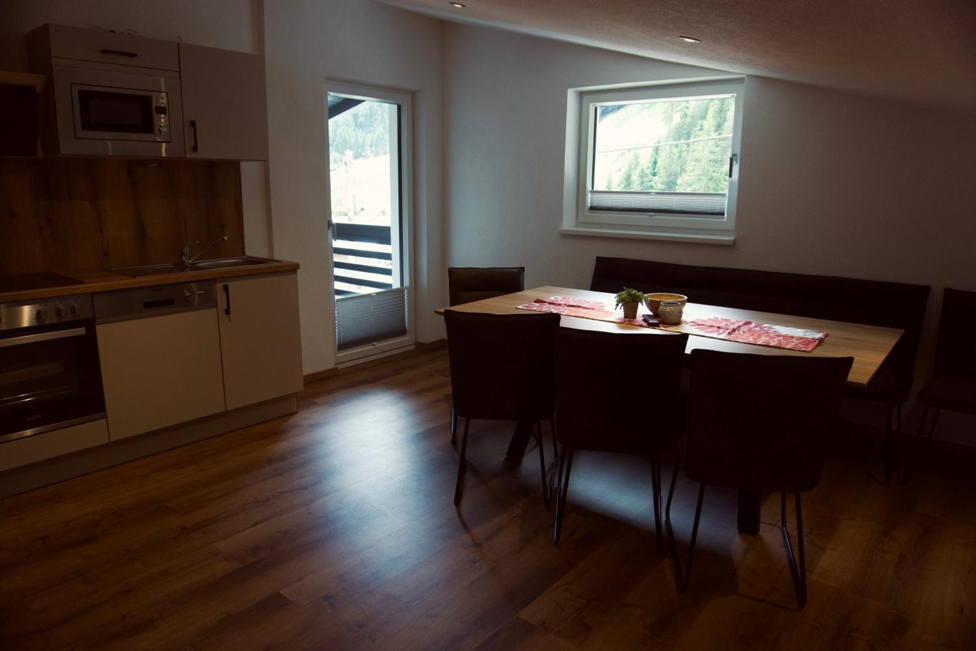 Alpenliebe Pitztal Apartment Санкт Леонард им Пицтал Екстериор снимка